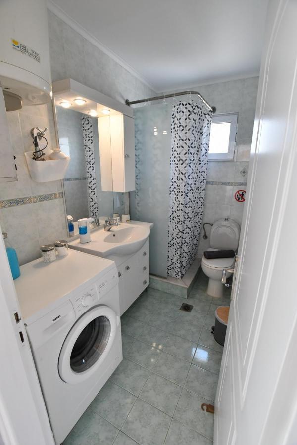 Downtown Loft Apartment Айгио Екстериор снимка