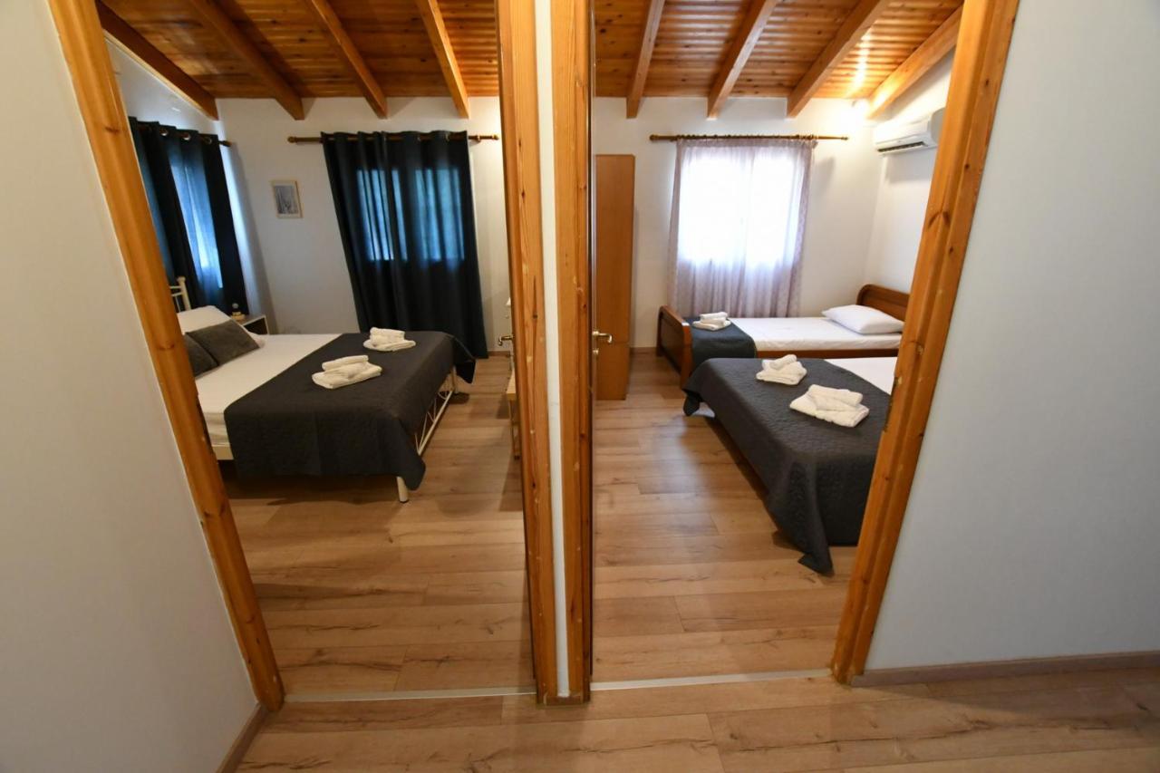 Downtown Loft Apartment Айгио Екстериор снимка